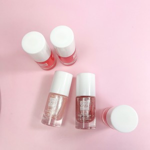 Jaunissement des ongles ? Fragilités ? Ongles mous et dédoublés ? Apparition de taches blanches sur les ongles ?

Nos vernis Perfection Oligo + ont pour objectif de fortifier, stimuler, durcir vos ongles grâce à leur composition riche en Oligo-éléments indispensables pour vos ongles.
L’oligo-élément se compose de :

Vitamine E : antioxydant, il prévient le jaunissement des ongles.
Fer : Réduis la fragilité des ongles et maintient sa dureté.
Soufre : favorise la croissance des ongles et participe à les fortifier.
Calcium : réduire les risques d’ongle mous/ cassants/ dédoublés.
Zinc : indispensable pour la croissance, réduit l’apparition des taches blanches.

#eyecarecosmetics #nouveauté #fortifie #stimule #durci #ongles #enrichi #vitamineE #fer #soufre #calcium #zinc #hautetolerance #onglesfragiles