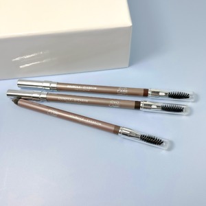Vous souhaitez redonner une jolie forme et une couleur uniforme à vos sourcils ?
Nos sourcils liner waterproof sont parfaits !

Grâce à leur embout brosse, ils disciplinent les sourcils et permettent une meilleure diffusion de la couleur.
Son coté Waterproof rend possible une bonne tenue dans toutes les circonstances.

#eyecarecosmetics #sourcilsliner #waterproof #redonne #jolie #forme #couleur #uniforme #discipline #sourcils #hautetolerance