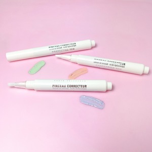 Nos pinceaux correcteurs masquent toutes les imperfections du teint !

Rougeurs, teints ternes, teints jaunes.
Chaque peau, chaque problématique, chaque solution :

✨Le correcteur violet : Corrige et neutralise les teints jaunâtres et cernes de bilirubine. Eclaire et ravive le teint.
✨Le correcteur vert : neutralise et fait disparaitre les rougeurs et les petits vaisseaux apparents.
✨L’illuminateur : procure de l’éclat aux teints grisâtres et ternes.
Masque les signes de fatigues en redonnant un teint frais et lumineux. 

#eyecarecosmetics #pinceaux  #correteurs #chaquepeau #chaqueproblematique #chaquesolution #violet #vert #illuminateur #hautetolerance #peauxsensibles