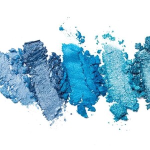 Nos produits Eye Care Cosmetics vous proposent, en plus de leurs formules Haute tolérance, des teintes à vous couper le souffle et toutes douces pour vos yeux sensibles!

Parmi elles, nos bleus lumineux disponibles en plusieurs nuances pour s'accorder avec toutes les couleurs d'yeux.

Et vous, de quelle couleur sont vos yeux?

#eycare #hautetolérance #yeuxsensibles #pigmentation