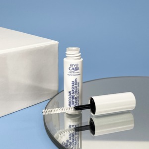 Meiboclean est un mascara purifiant pour l’hygiène quotidien des cils.

Enrichi en actifs purifiants, il soulage vos yeux sensibles et éliminent les impuretés présentes à la racine des cils.

Sa brosse en coton promet un nettoyage des cils et de leur racine tout en douceur.
Meiboclean est un geste quotidien pour le bien-être de vos yeux sensibles, d’autant plus en période d’allergie.

#eyecarecosmetics #meiboclean #mascarapurifiant #hygiène #cils #yeuxsensibles #éliminent #impurtés #brosse #coton #bienetre #yeux #allergie