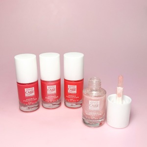 Bientôt disponible 📢

Les Vernis Perfection Oligo + reviennent avec 5 nouvelles teintes de rose. Des teintes pailletées, des teintes nacrées, des teintes crèmes. 🤩 

Grâce à leur formulation enrichie en vitamine E et en oligo-éléments, (Soufre, Fer, Calcium et en Zinc) nos vernis perfection Oglio + fortifient et durcissent vos ongles sensibles et allergiques.

Leur large pinceau,  permet une application facile.

Longue tenue, ils offrent une excellente couvrance et un résultat ultra brillant 🤩

#eyecarecosmetics #vernis #perfection #5nouvelles #teintes #pailletés #nacrées  #crèmes #fortifient #durcissent #hautetolerance #onglessensibles